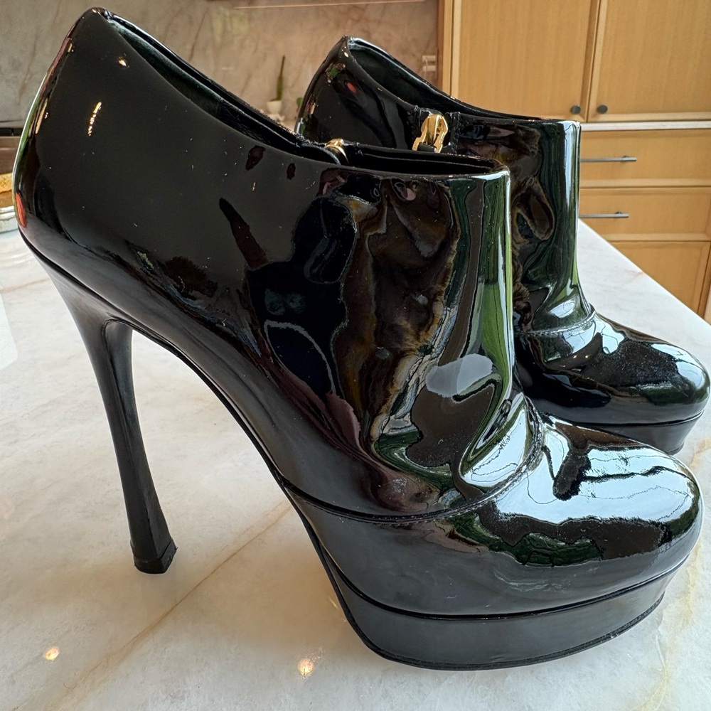 Yves Saint Laurent Black Patent Leather Platform Heels